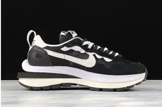 sacai Nike Black Vaporwaffle CV1363-001 White 0703